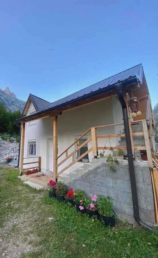 Guesthouse Gezim Selimaj Valbone Albania