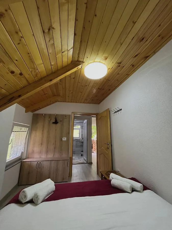 Apartment Guesthouse Gezim Selimaj Valbone Albania